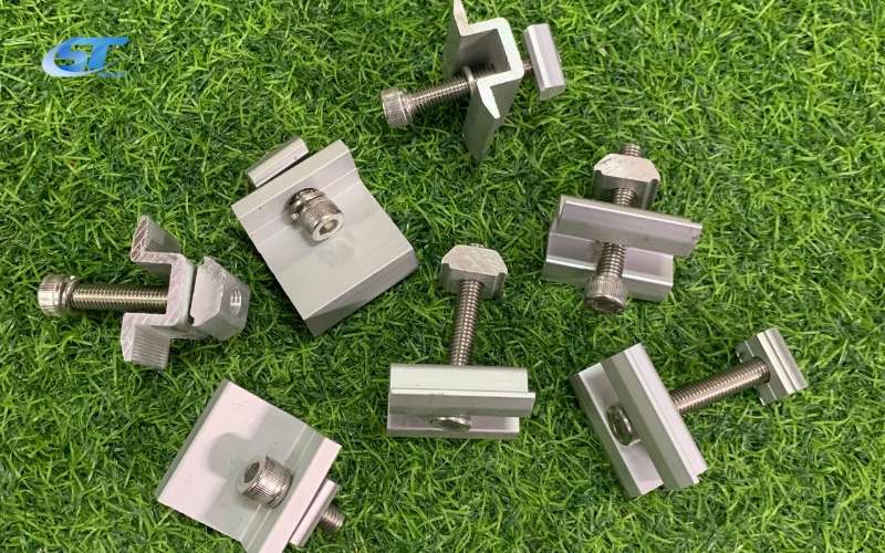 Kẹp giữa lắp đặt năng lượng mặt trời
